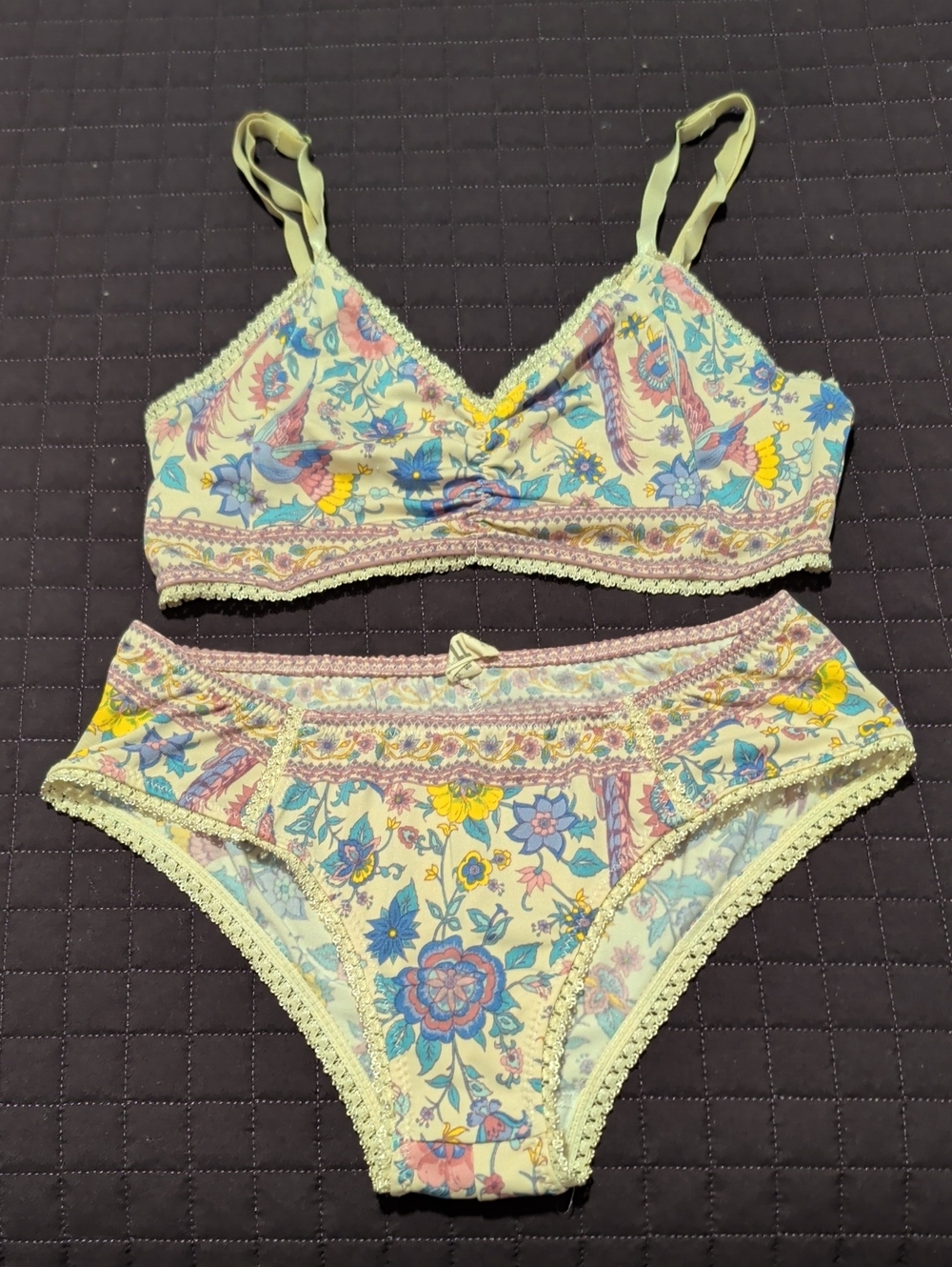 Spell Lovebird Intimates Set - Picture 2 of 5